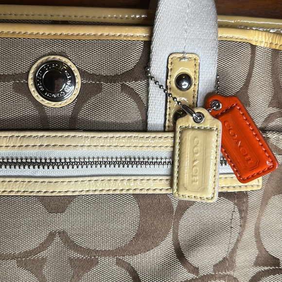 Coach daisy hand bag - Picture 3 of 6